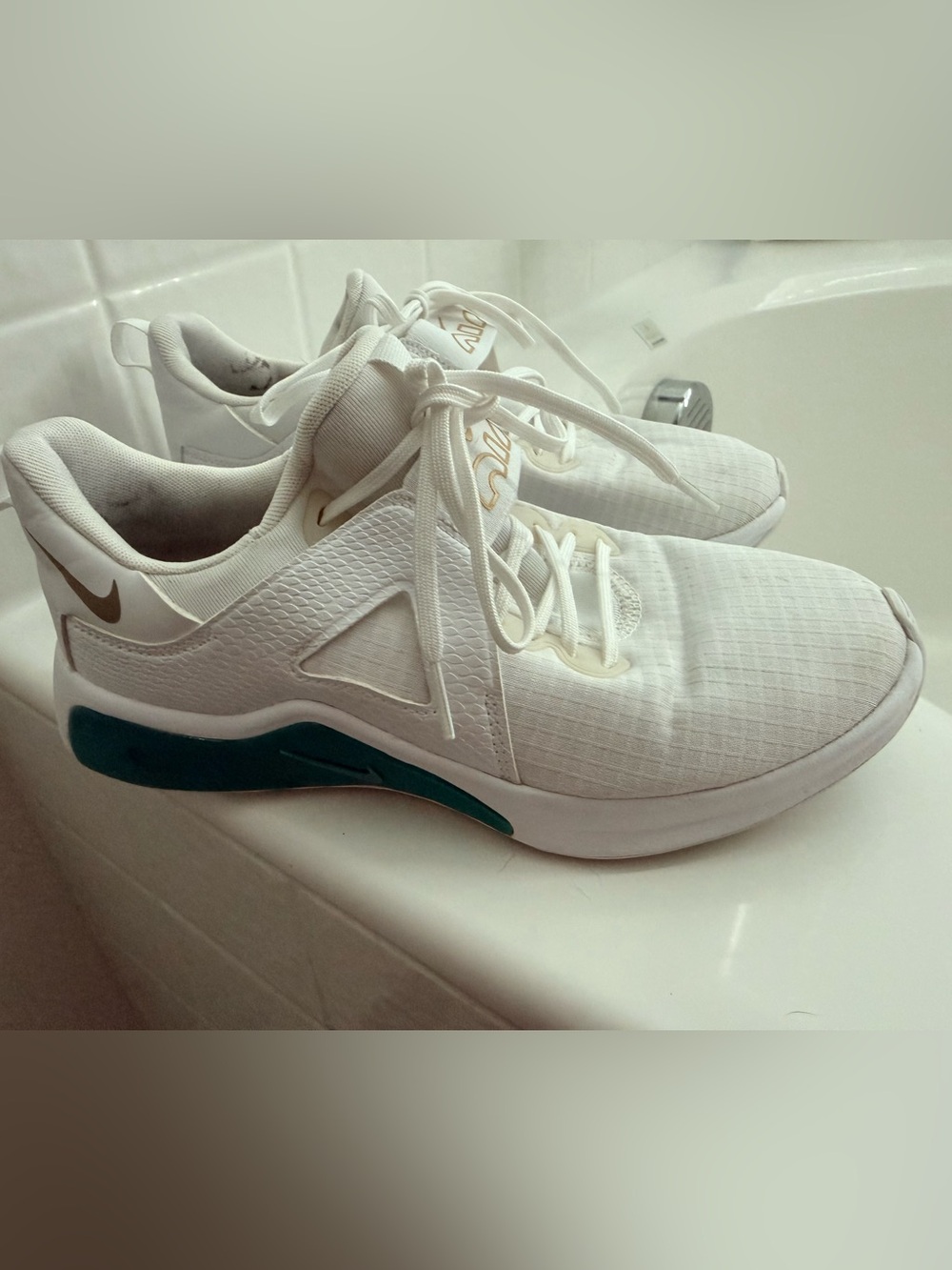 Nike White Athletic Sneakers with Teal Accent